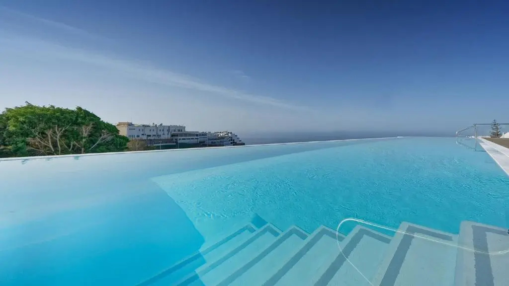Beach & Waterfront