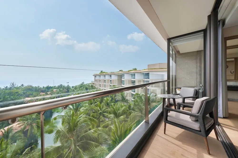 Intercontinental Phu Quoc Long Beach Resort