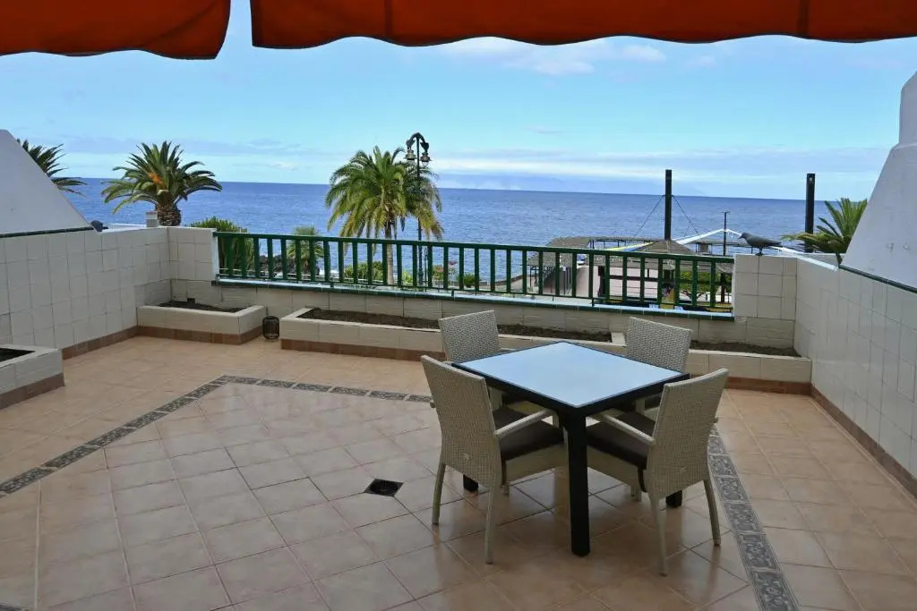 1st Line Sea View & Pool - Plaza
