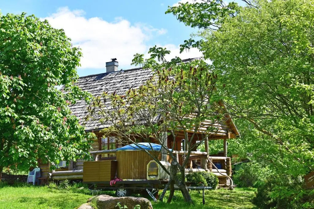 2 Bedrooms Villa