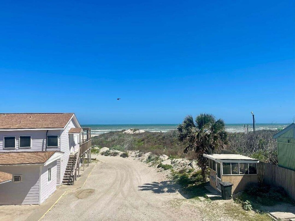 Beachgate Condo Suites And Hotel 227+229 2 Bedroom Condo