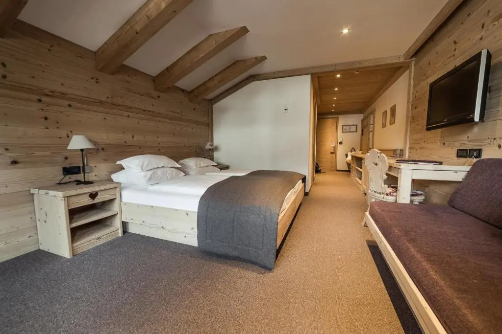 Standard Double room with balcony (full double bed)