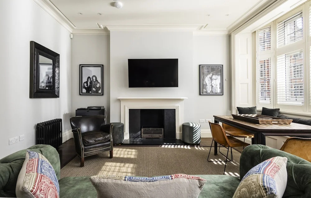 The Berkeley Square Suite — 2