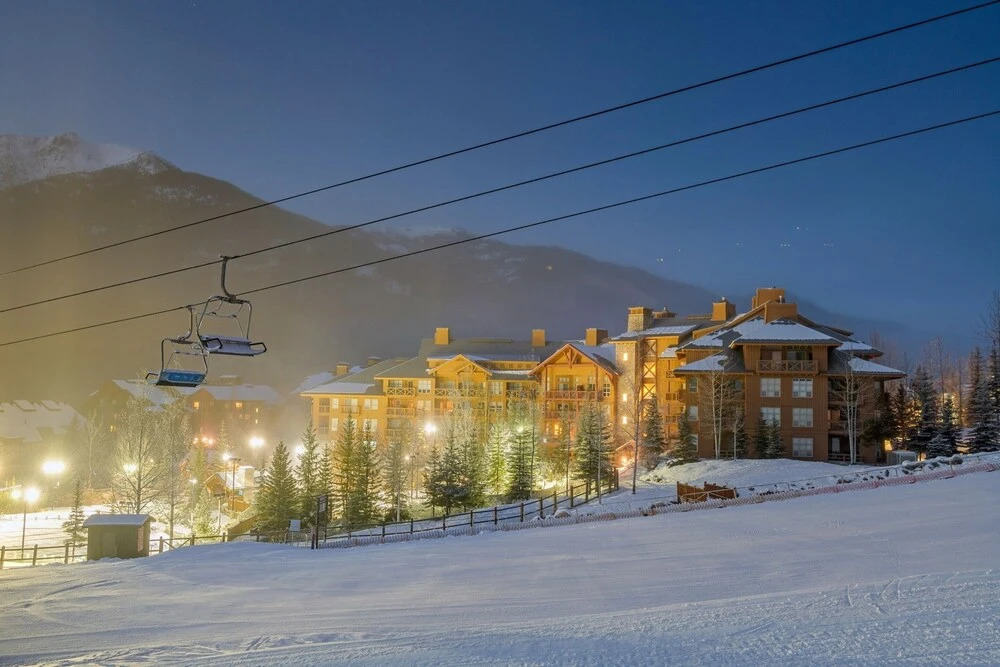 Modern 4,500 Sqft Ski Chalet: 5 Br + 6 Ba | Pool Table | Pool + Private Hot Tub