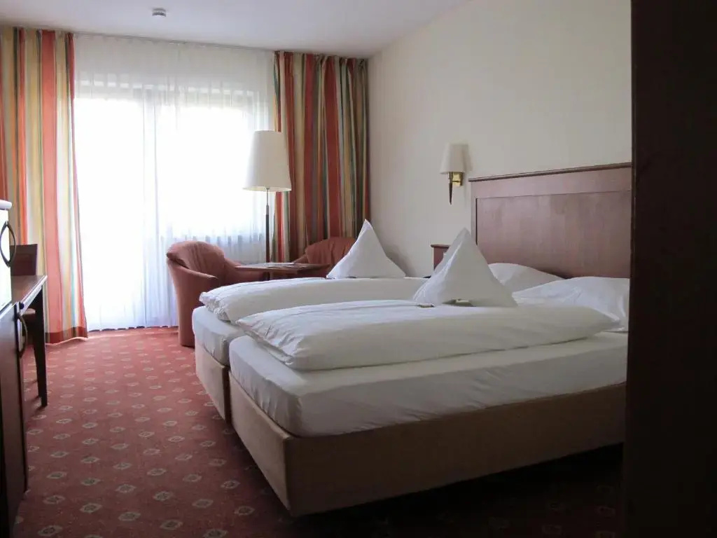 Standard Double room with balcony (full double bed)