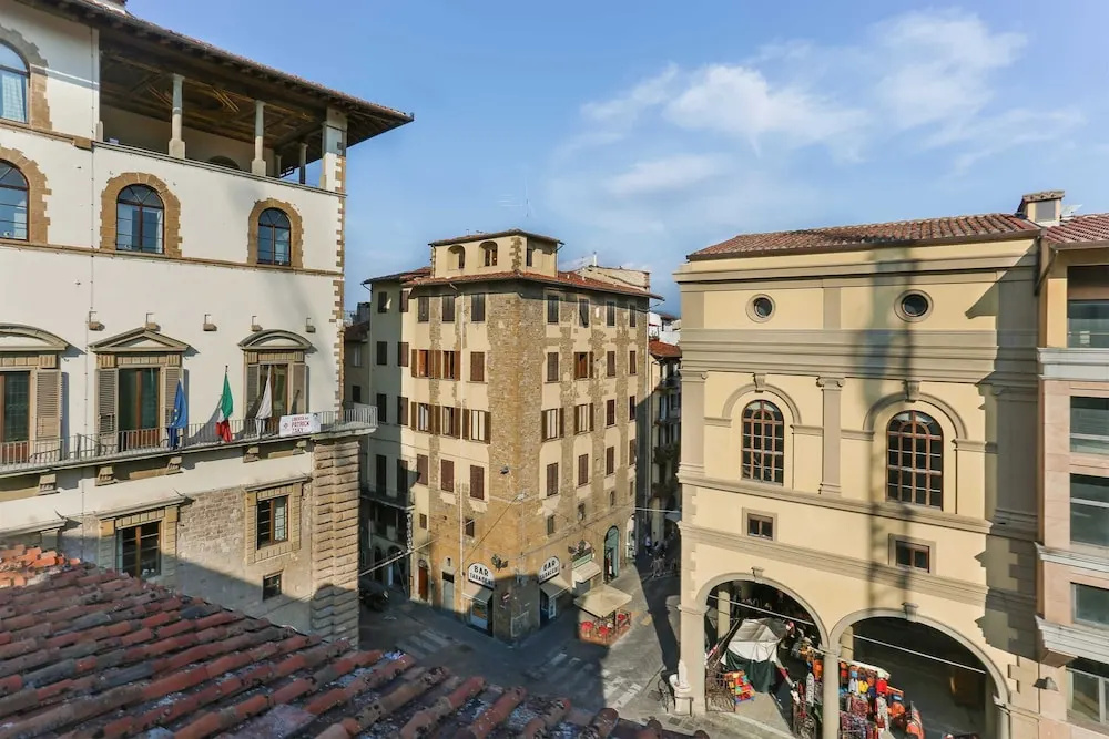 Uffizi Suite I
