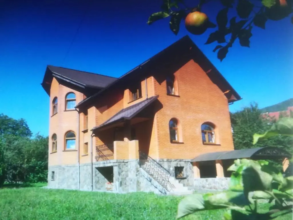 4 Bedrooms Cottage