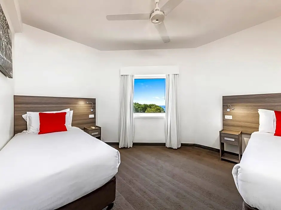 2 Bedrooms Apartment with city view