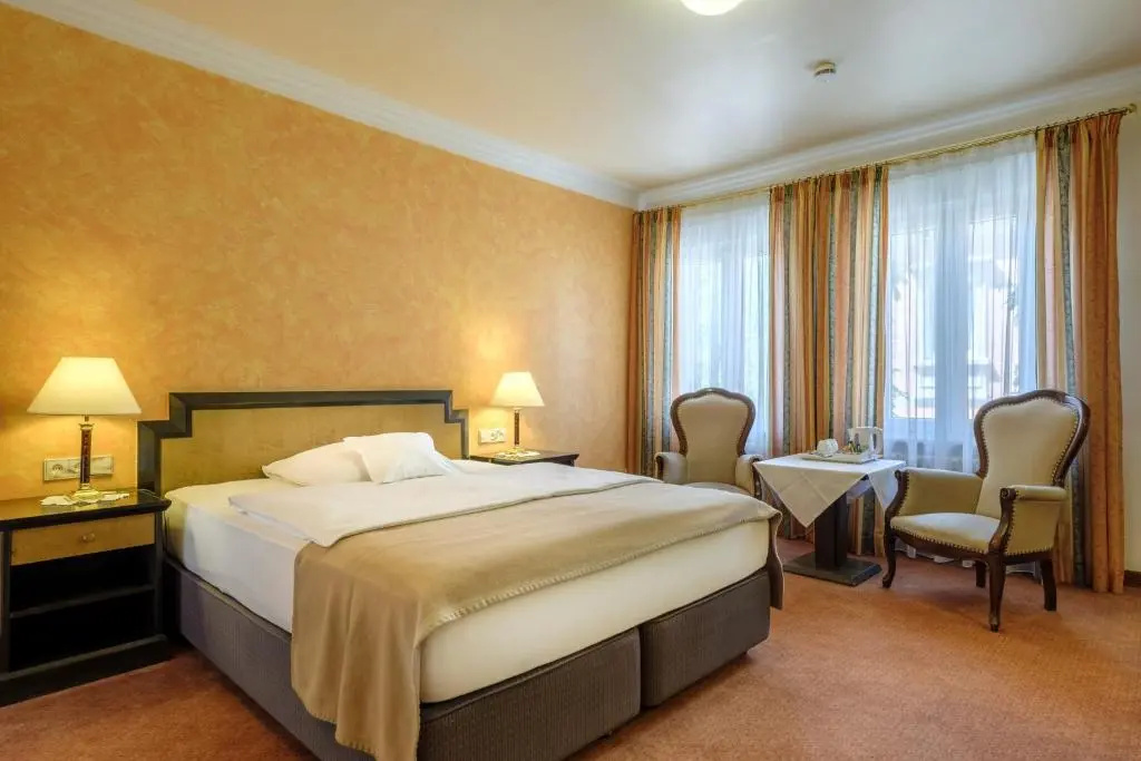 Hotel Hohenstaufen KG - Chambres