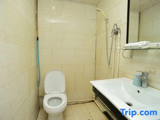 Yinhe Hotel (Old Town Center)