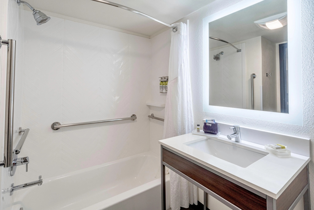 Holiday Inn & Suites Wausau-Rothschild by IHG - Général