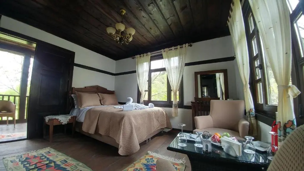 Standard Triple room with mountain view