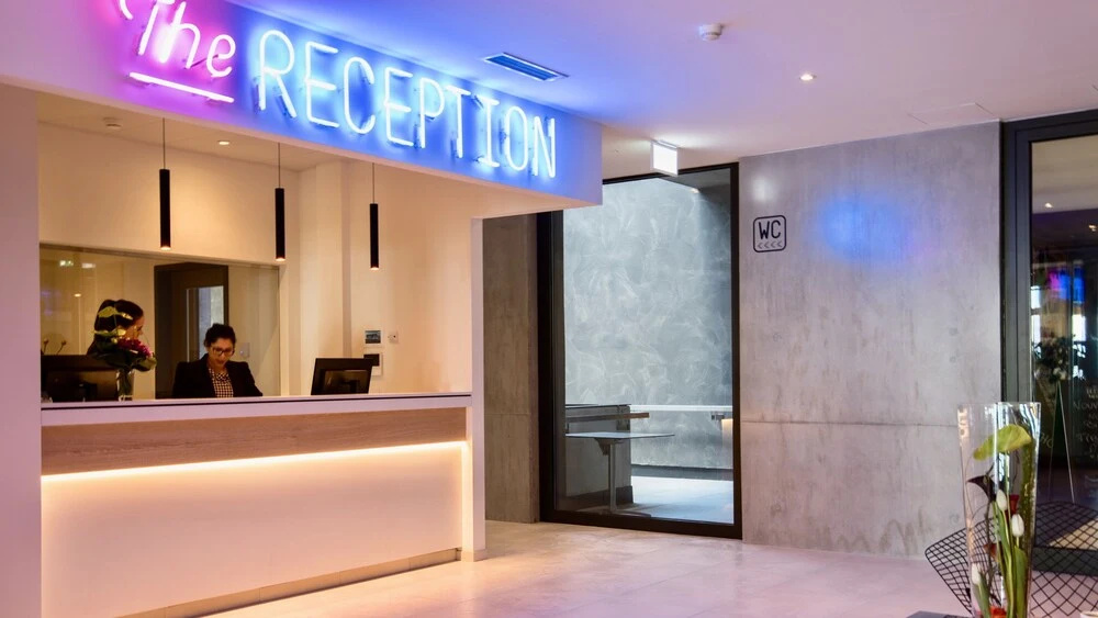 Lobby & Reception