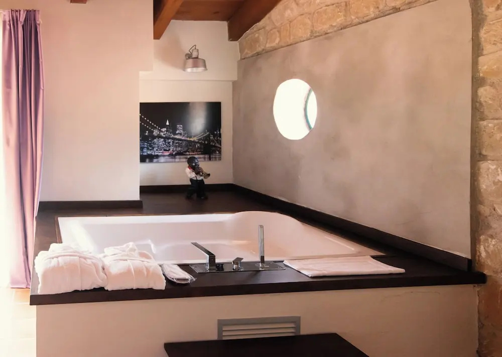 1 Bedroom Suite