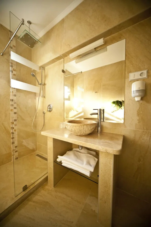 Hotel Confort by null