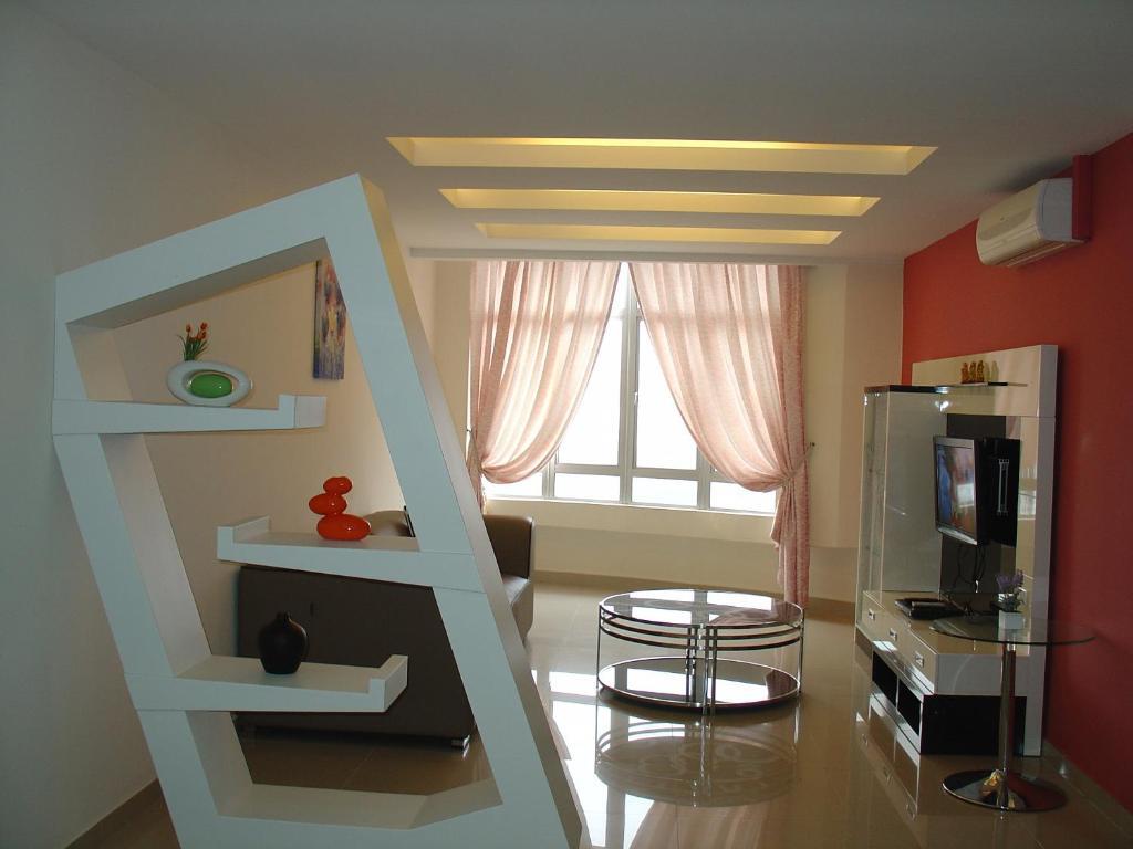 Duta Hotel & Residence