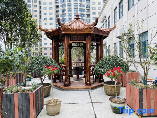 Homeinn Hotel (Nanling Zhanghe Avenue Jin Street Huafu)