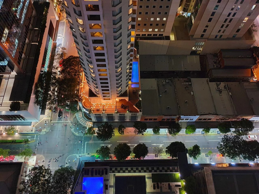 2BR EPIC VIEWS ★CBD★ 2 Cars ★Pool★Wine★Gym★Netflix