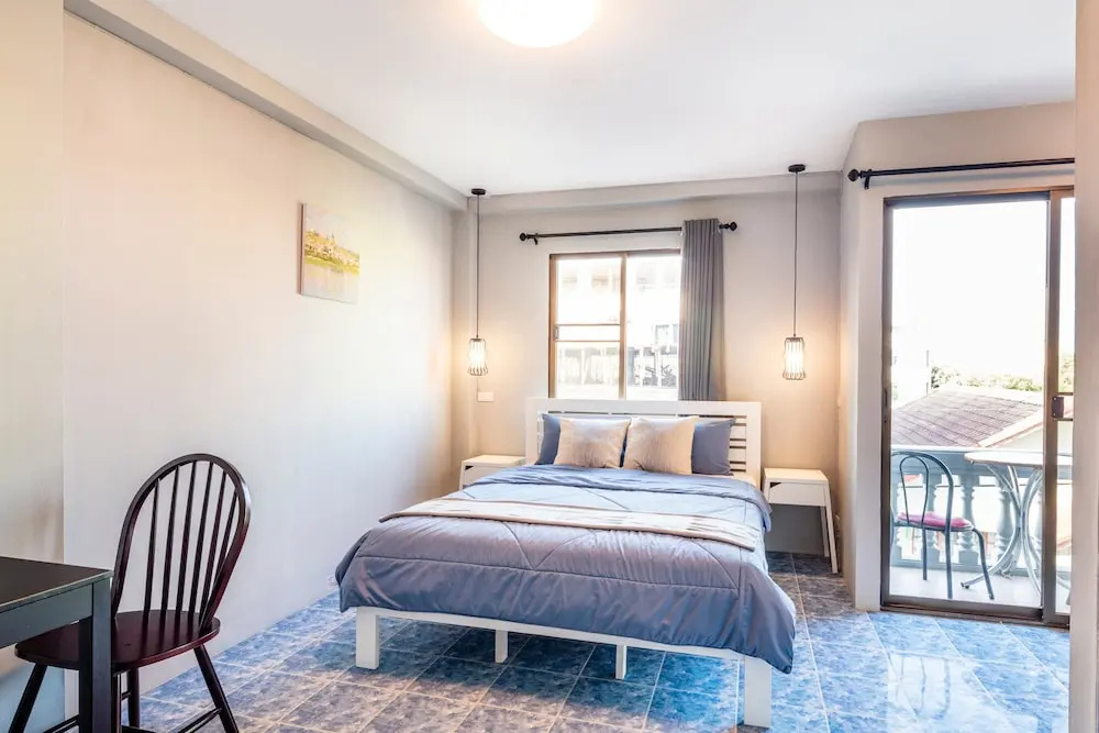 Deluxe Double Suite with balcony (full double bed)