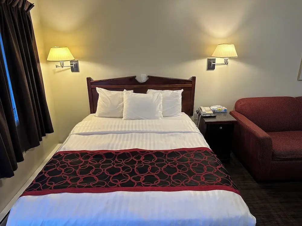 Deluxe Double room with mountain view (full double bed)
