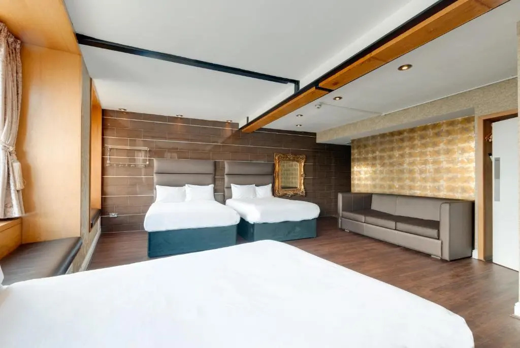 Superior Suite