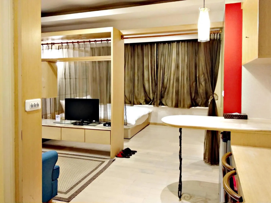 Economy room