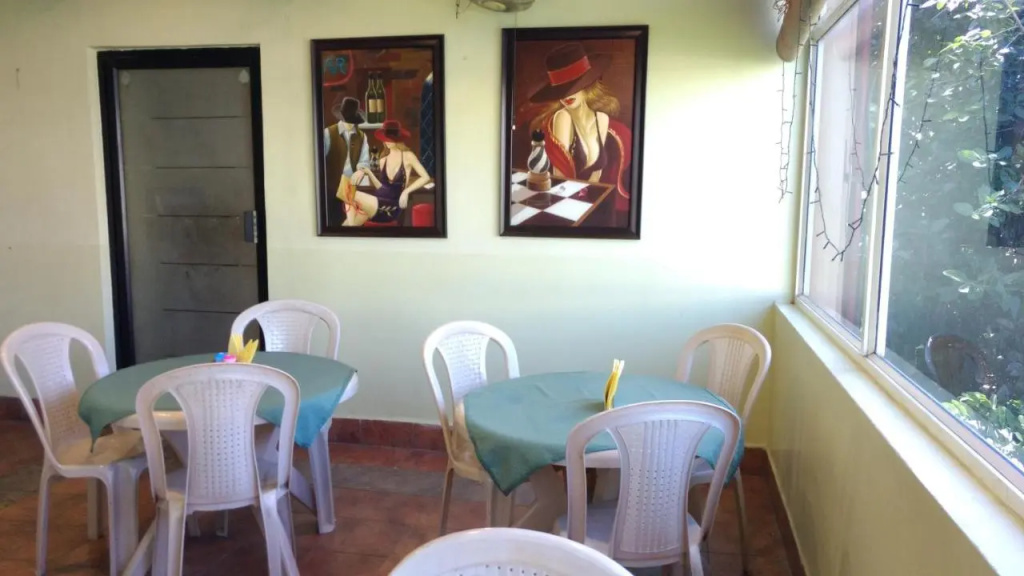 Bhammar's Inn - A Pure Vegetarian Hotel