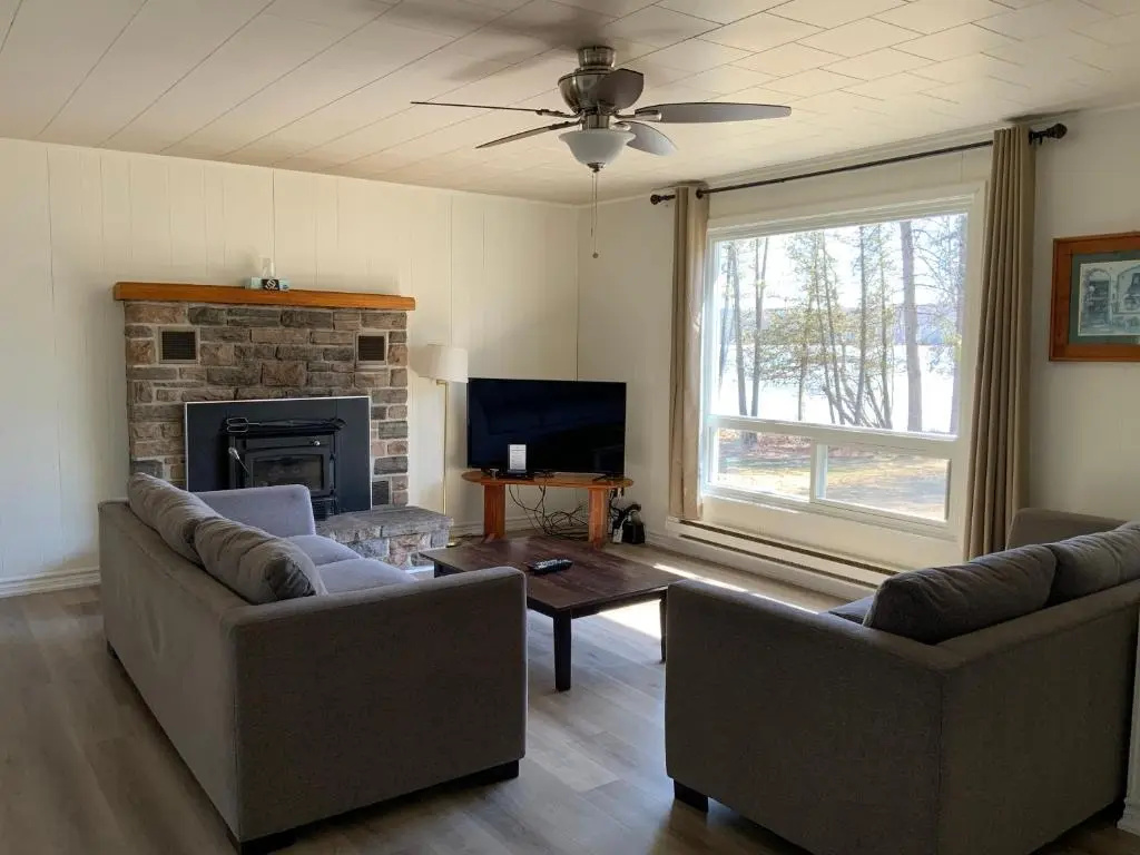 3 Bedrooms Cottage