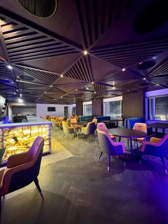 Food & Beverage