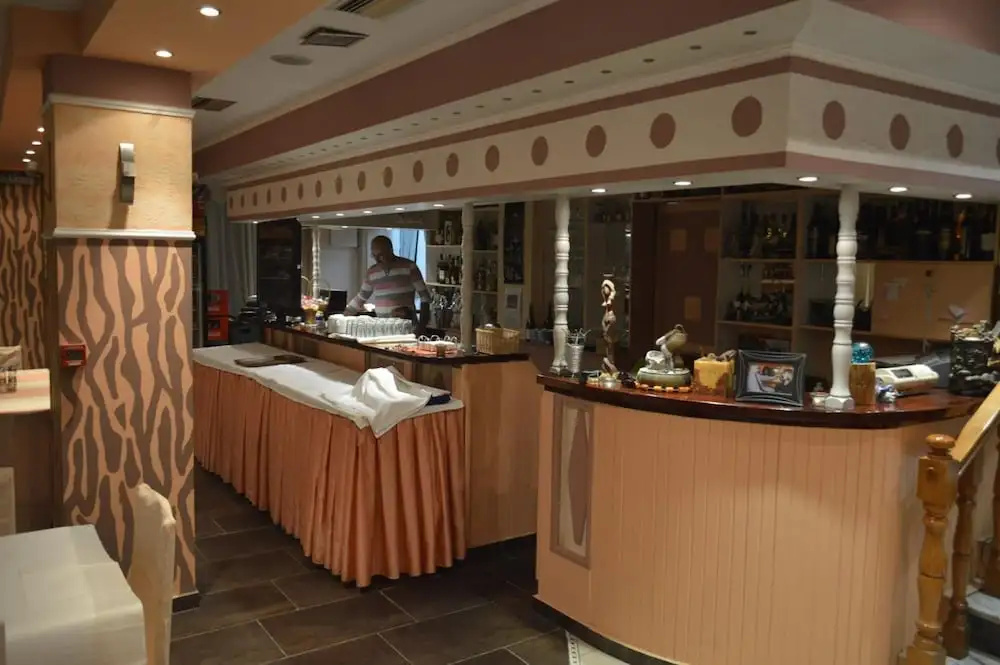 Food & Beverage