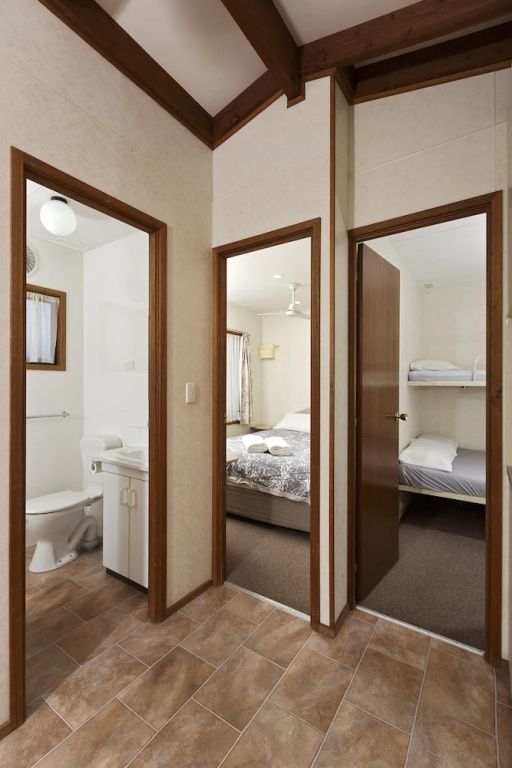 2 Bedrooms Economy room
