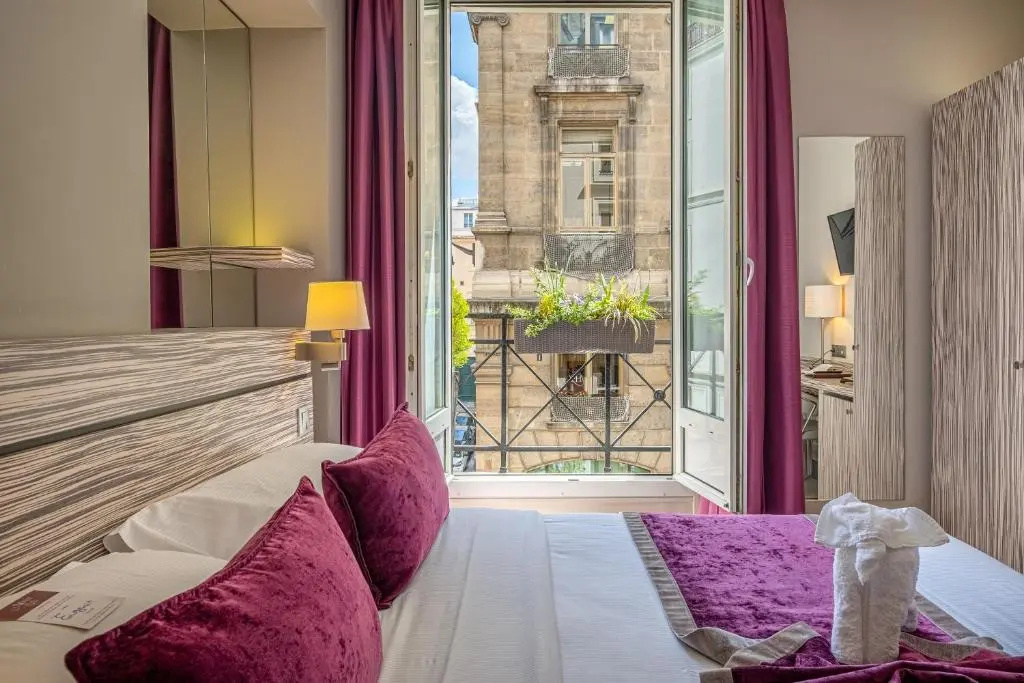 Standard Triple room with balcony