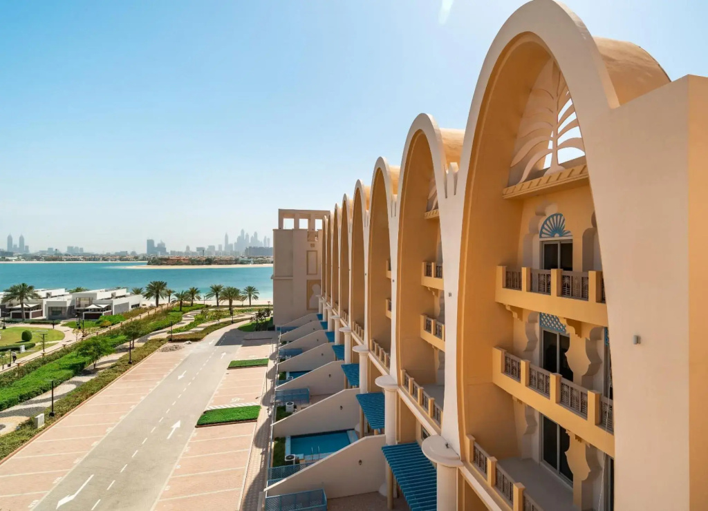 Bright 1bd 110m2 in Palm. Pool, Gym, Beach,Parking
