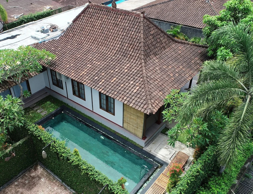2 Bedrooms Villa with balcony