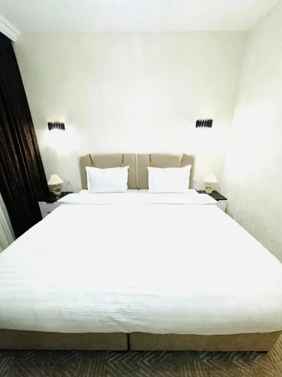Comfort Double room with city view (full double bed)