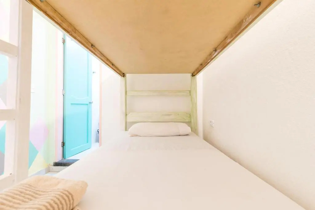 Economy room