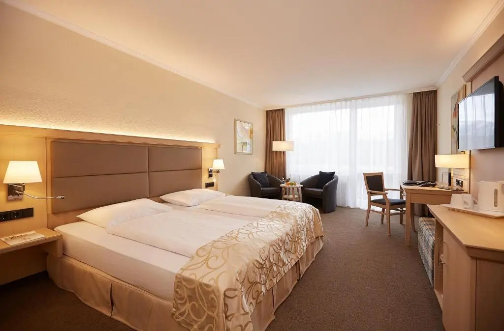 Standard Double room with balcony (full double bed)