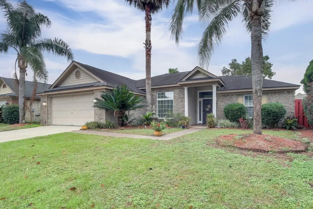 3 Mi to Oglethorpe Mall: Home w/ Fenced Yard!