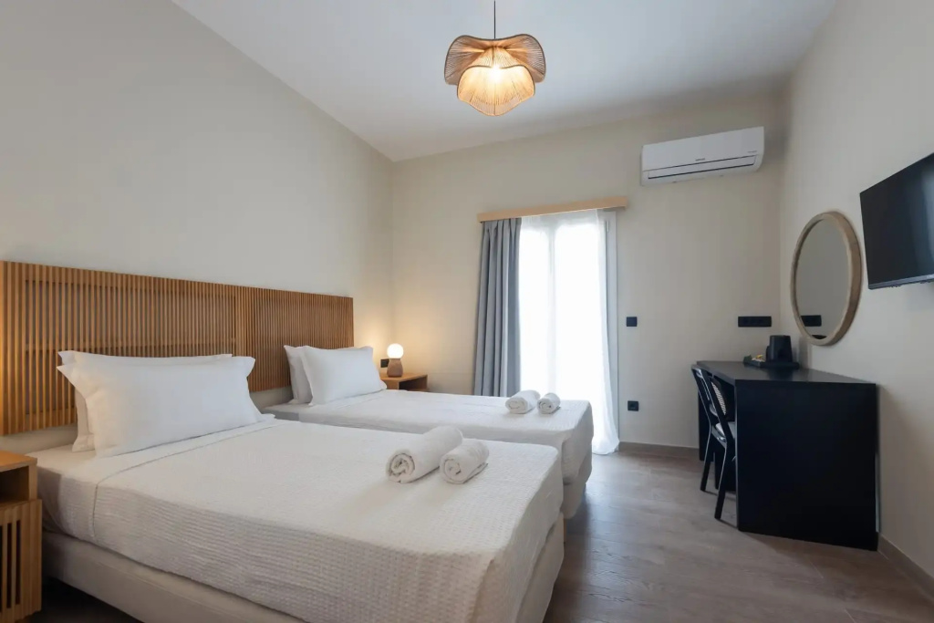 Standard Double room (full double bed)