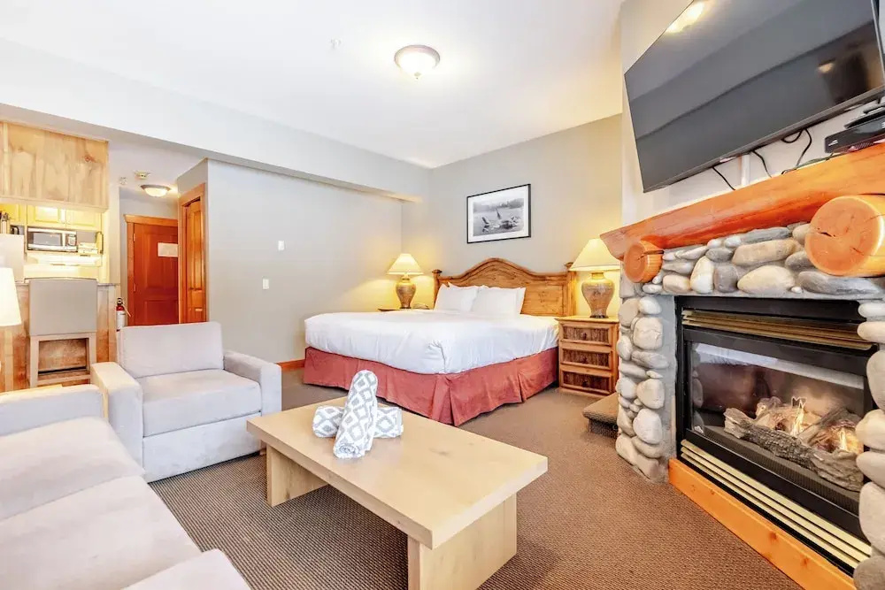 Double Studio with balcony (full double bed)