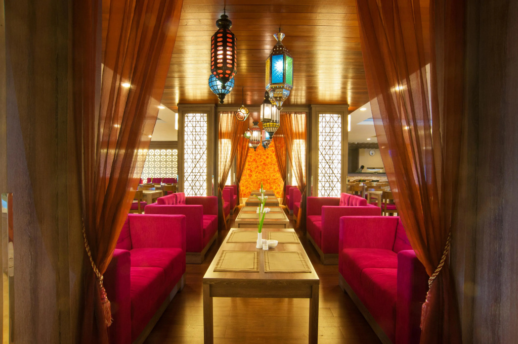 Lobby & Reception