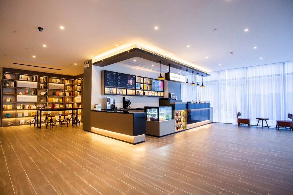 Lobby & Reception