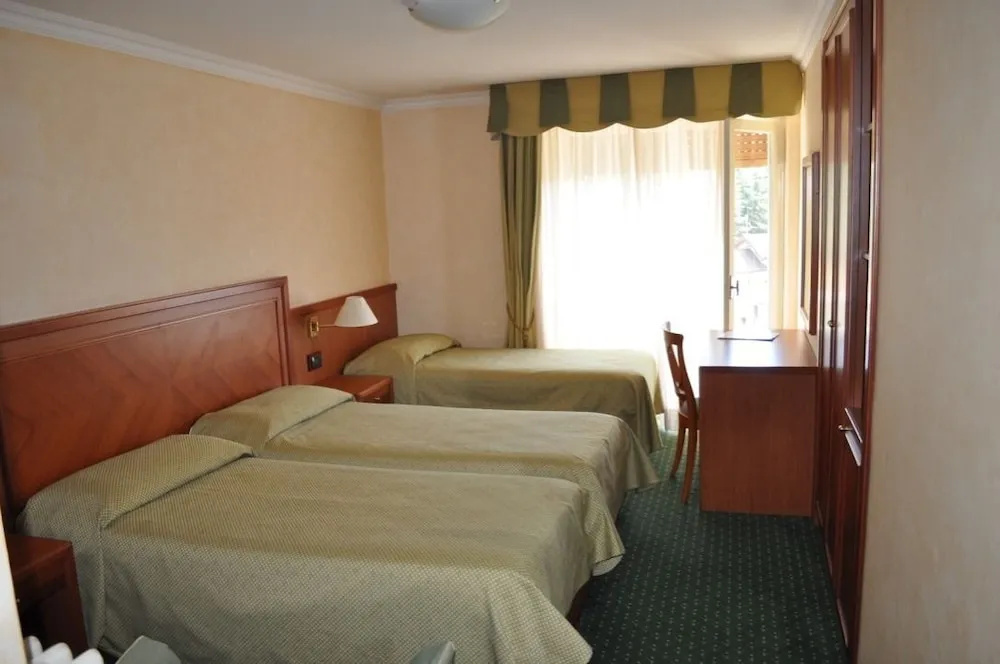 Standard Triple room with balcony
