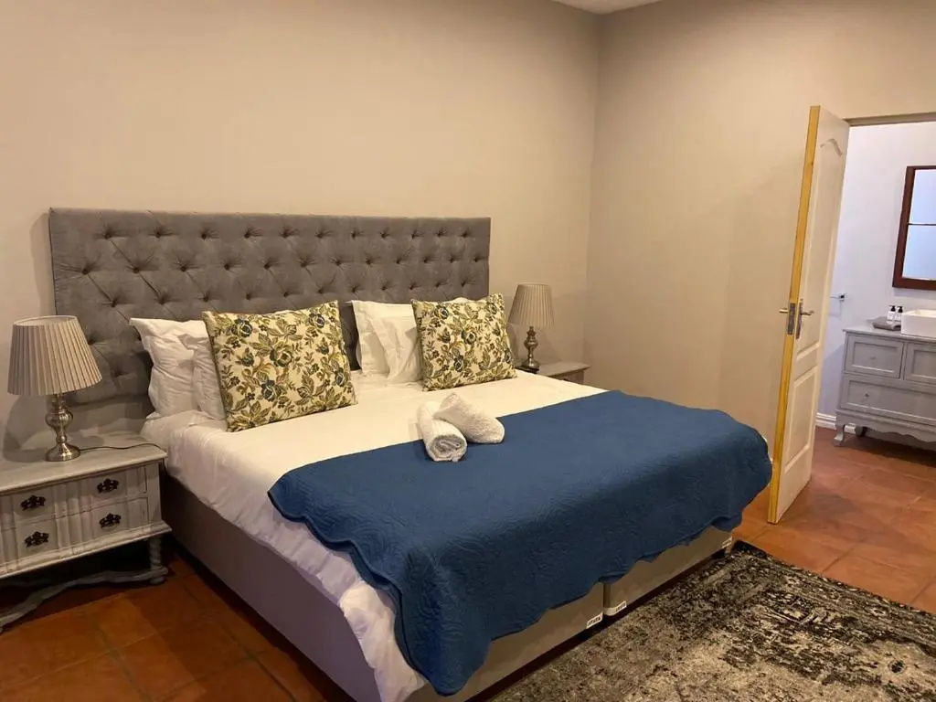 Deluxe Double room with pool view (full double bed)