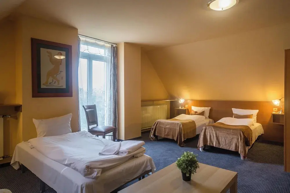 Standard Triple room with balcony