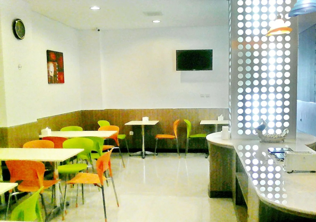 Food & Beverage