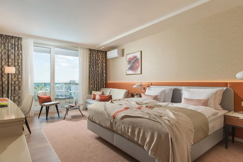 Standard Double room with sea view (full double bed)
