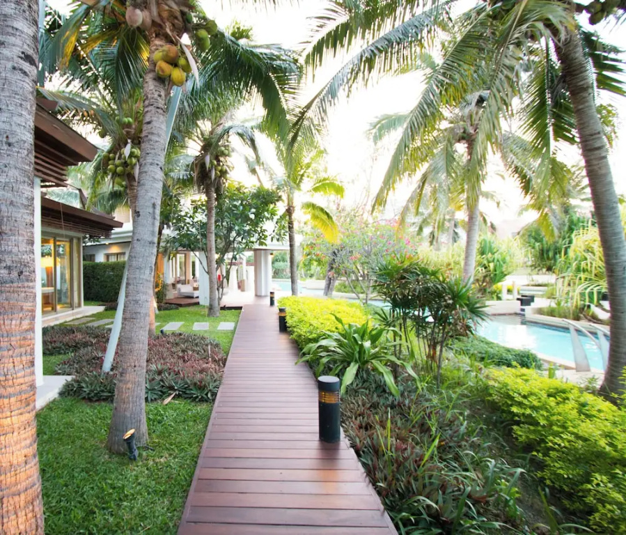 Villa Nilaya - Beachfront Villa Hua Hin