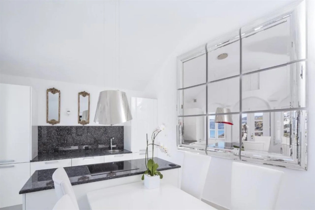 Canaves Oia Suites image General