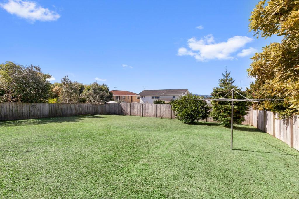 Snells Seaside Bach - Snells Beach Holiday Home